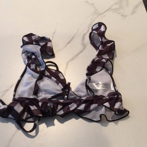 ASOS black and white checkered ruffle bikini size 2. - Picture 5 of 6